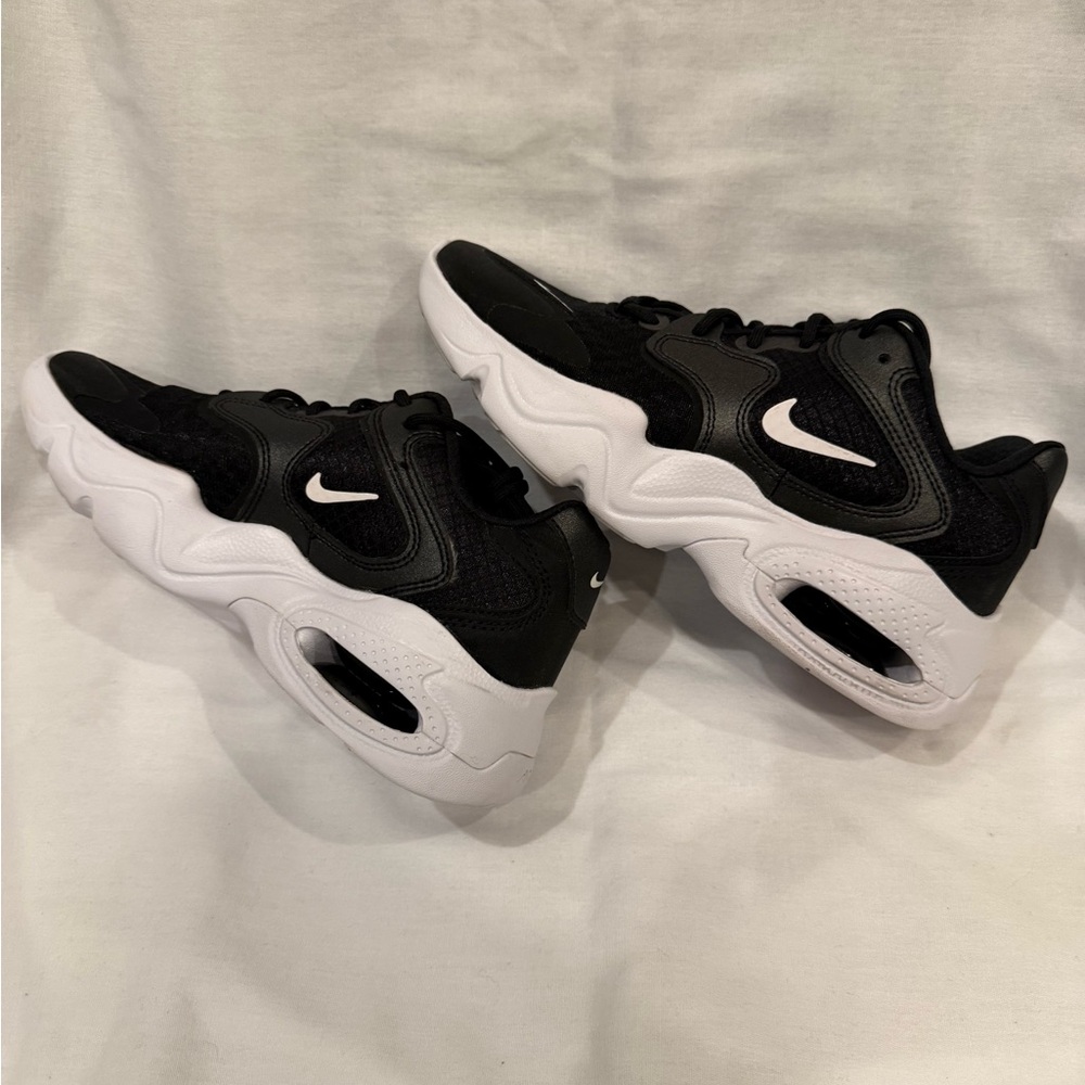 Ladies Nike AirMax, Black and White, Like New